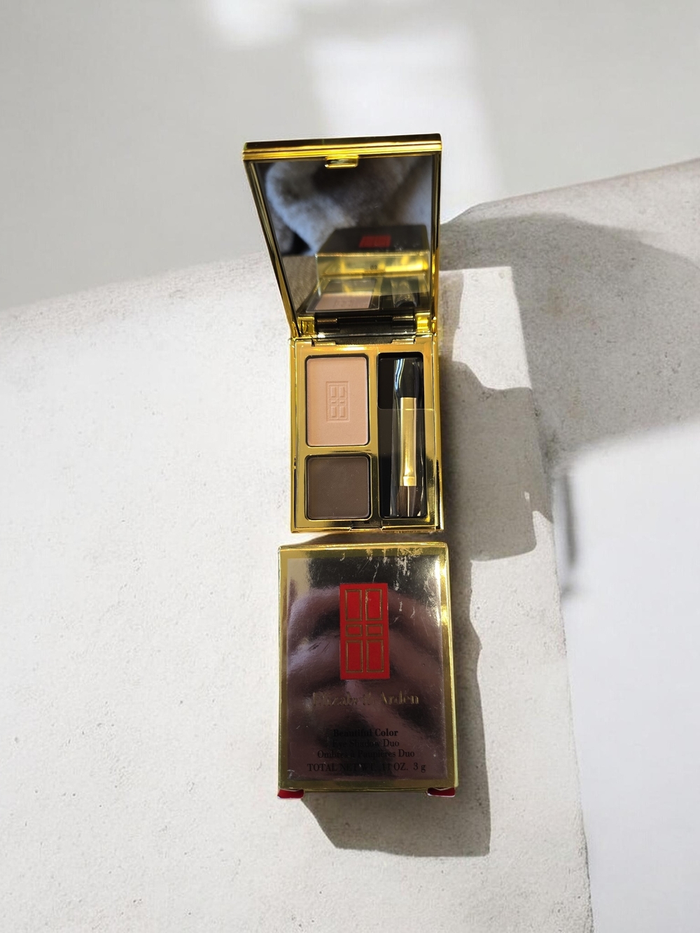 Elizabeth Arden Gold Compact Eyeshadow Duo — Beige and Deep Brown
